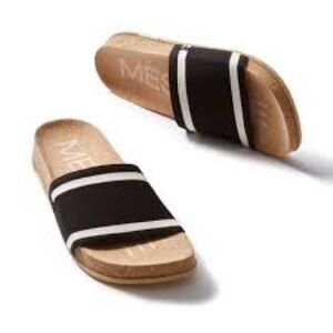 MESSAGE Mullen Black and White Slide Sandals